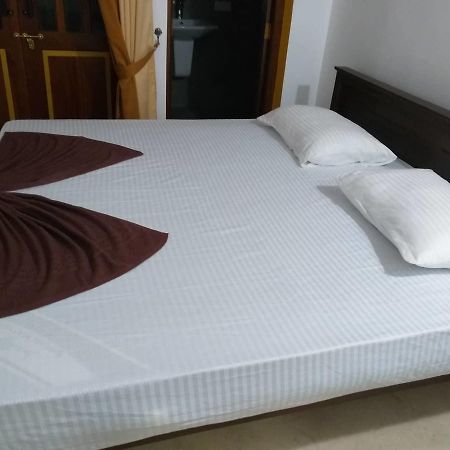 Villa Palm Breeze Polhena Bagian luar foto