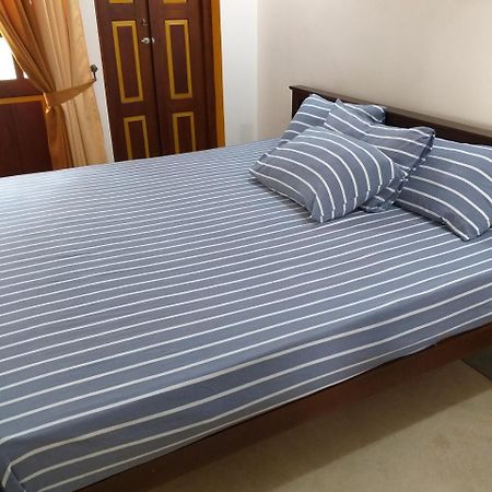 Villa Palm Breeze Polhena Bagian luar foto