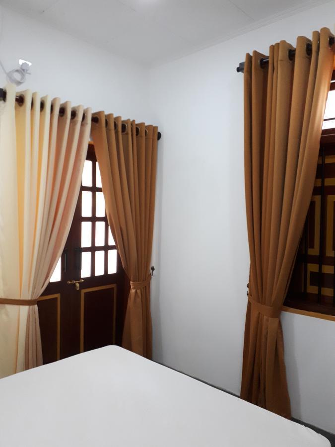 Villa Palm Breeze Polhena Bagian luar foto