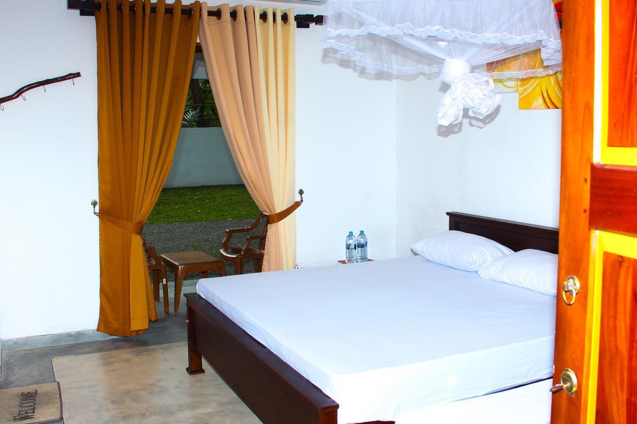 Villa Palm Breeze Polhena Bagian luar foto