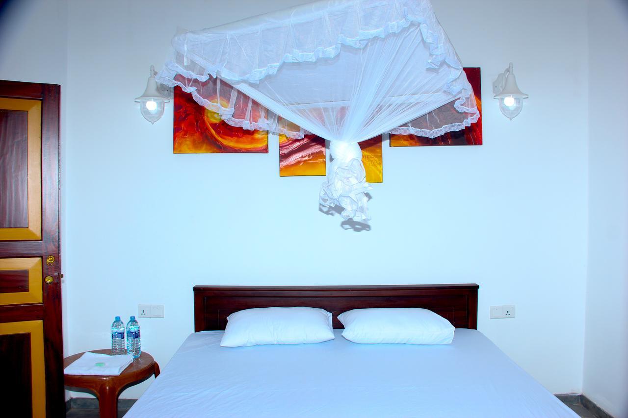 Villa Palm Breeze Polhena Bagian luar foto
