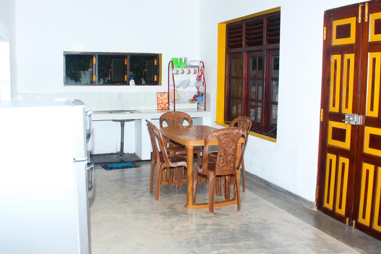Villa Palm Breeze Polhena Bagian luar foto