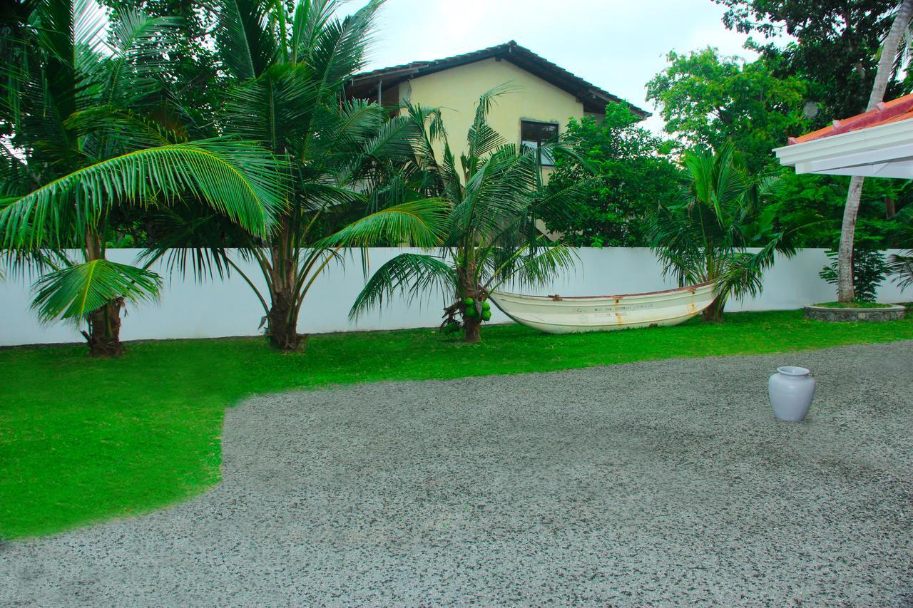 Villa Palm Breeze Polhena Bagian luar foto