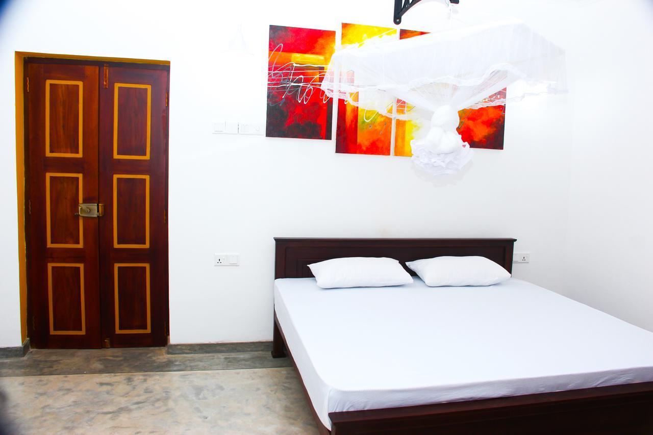 Villa Palm Breeze Polhena Bagian luar foto