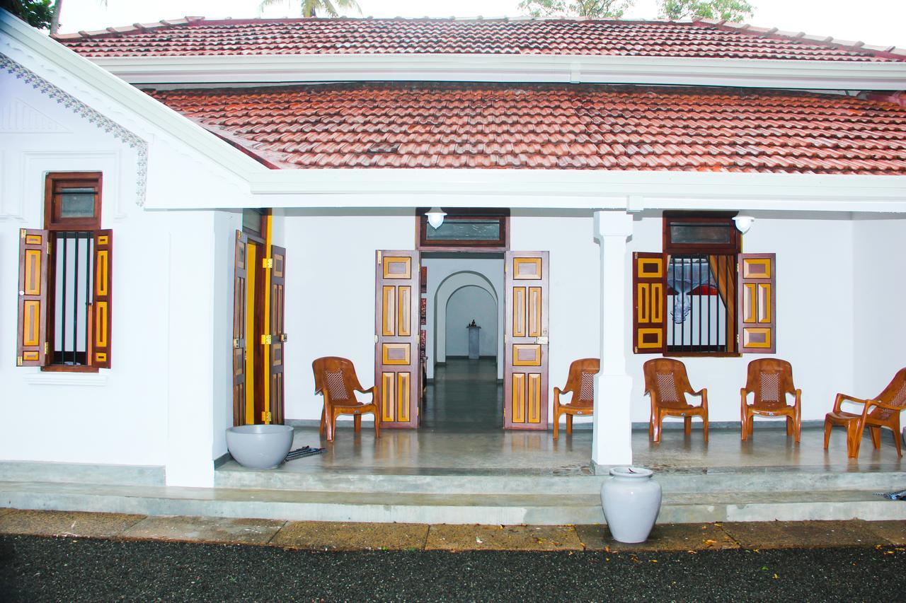 Villa Palm Breeze Polhena Bagian luar foto