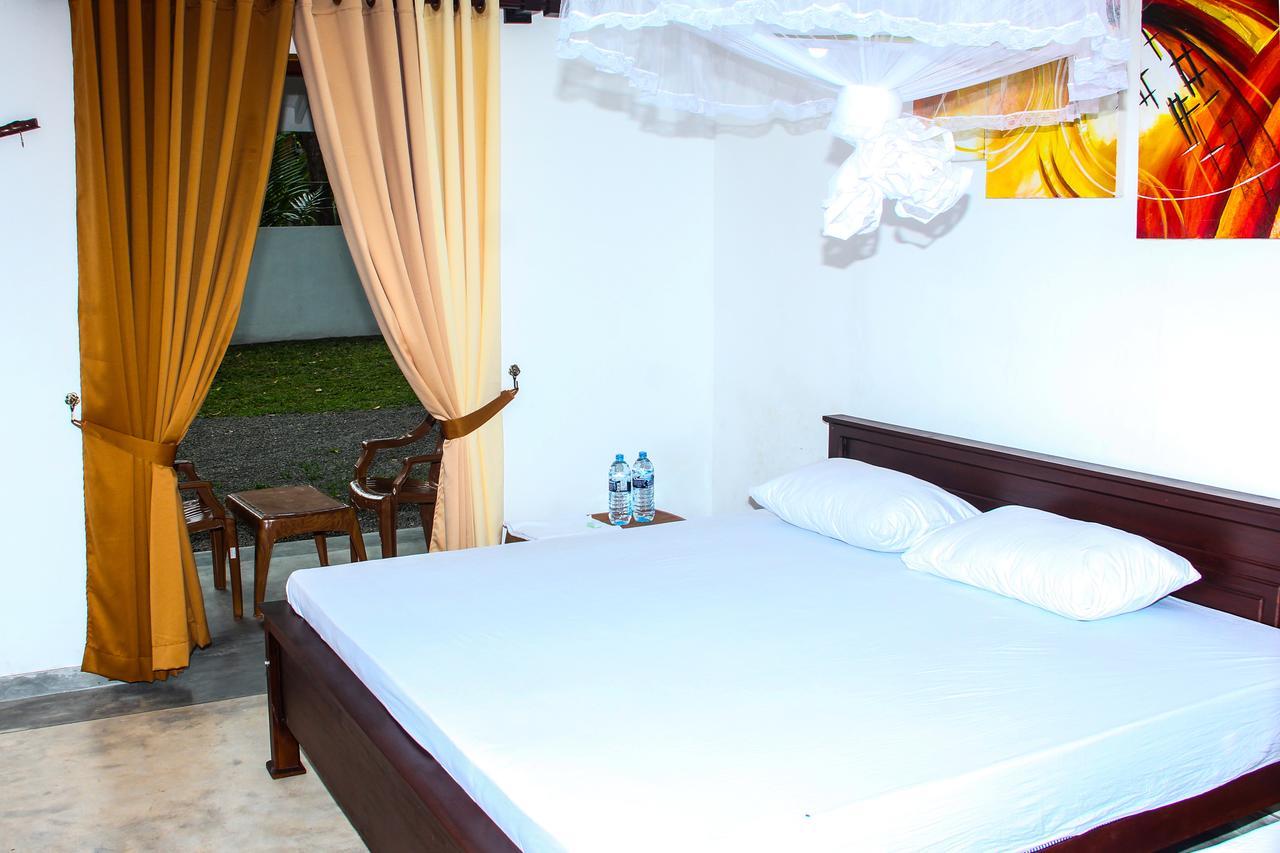 Villa Palm Breeze Polhena Bagian luar foto