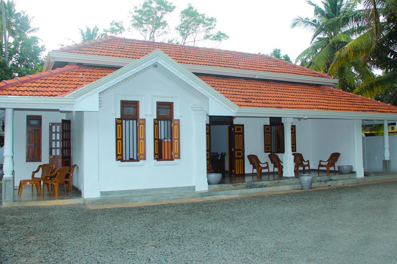 Villa Palm Breeze Polhena Bagian luar foto