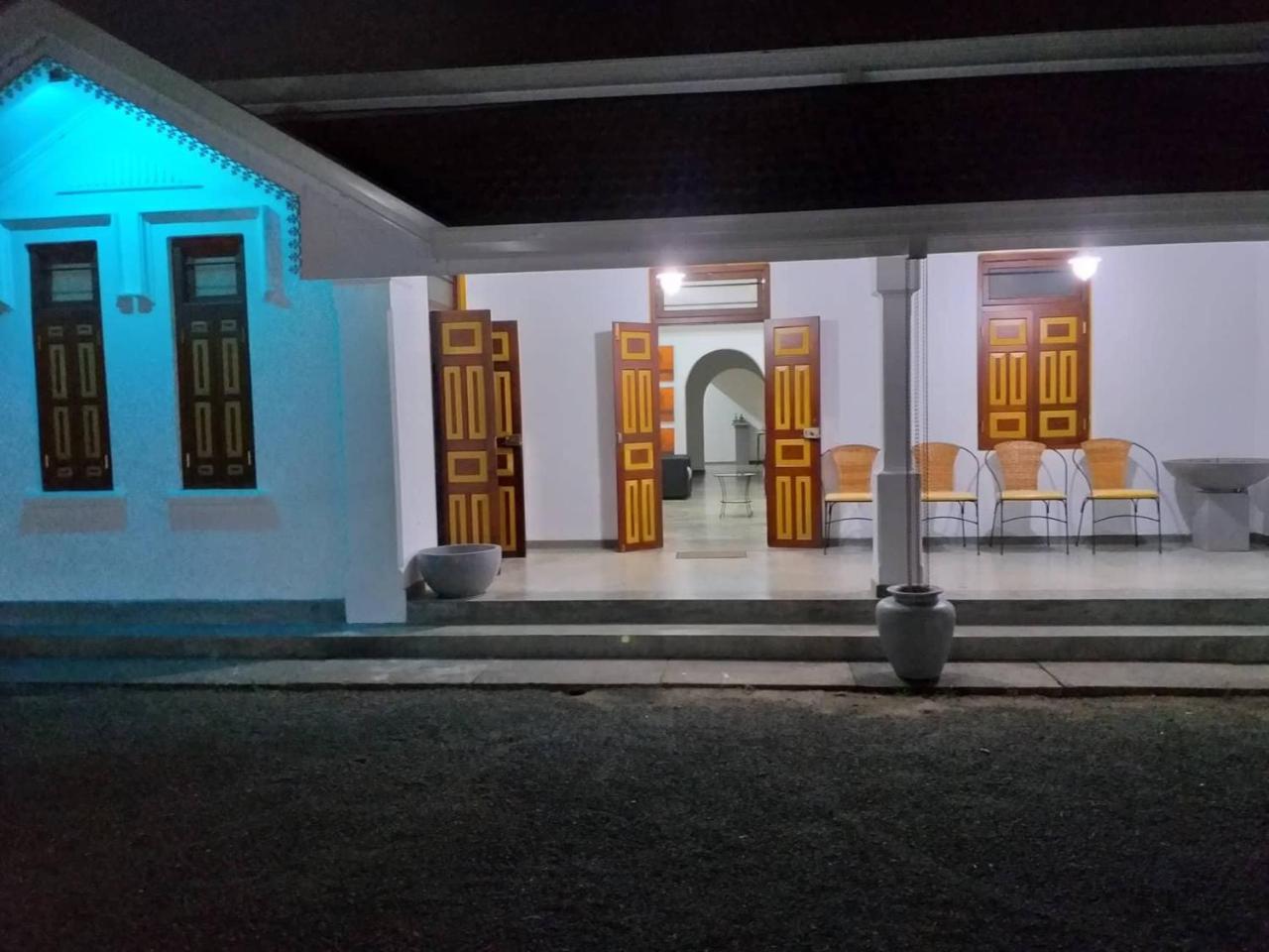 Villa Palm Breeze Polhena Bagian luar foto