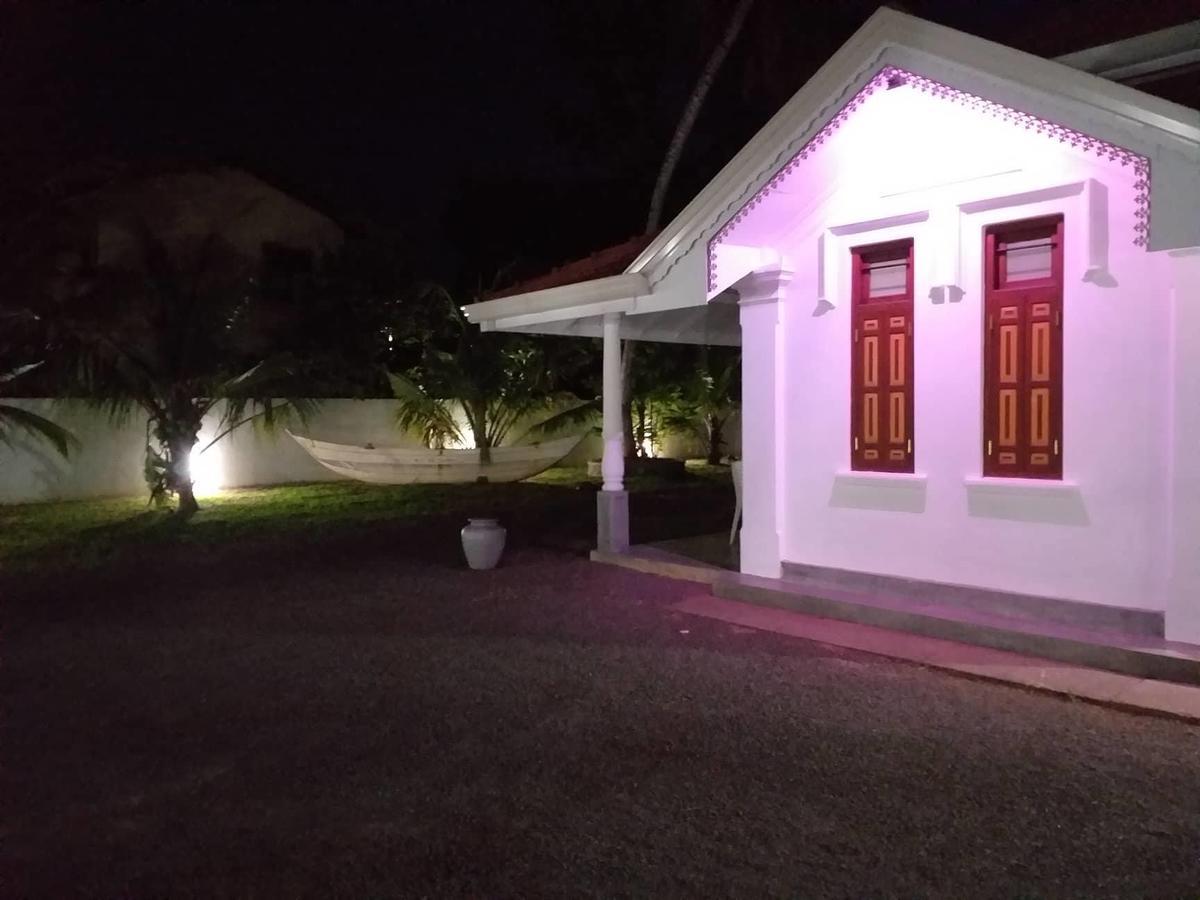 Villa Palm Breeze Polhena Bagian luar foto