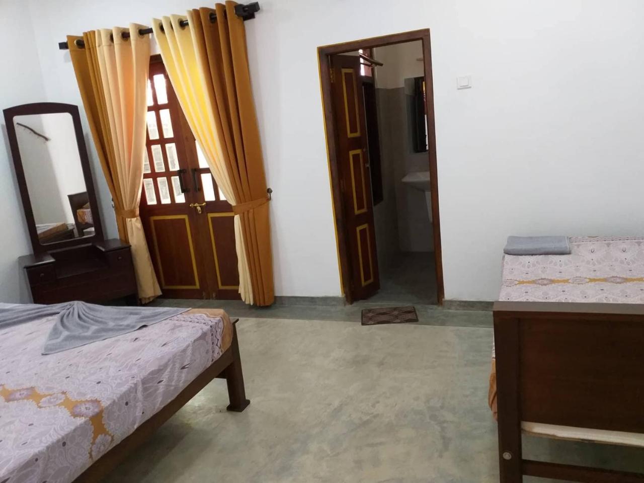 Villa Palm Breeze Polhena Bagian luar foto