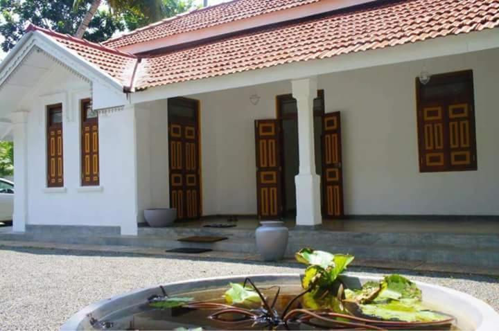 Villa Palm Breeze Polhena Bagian luar foto