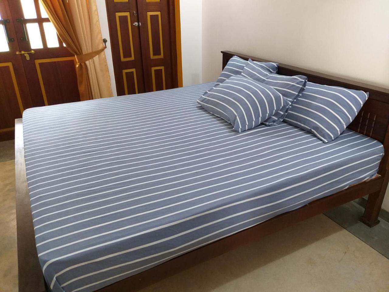Villa Palm Breeze Polhena Bagian luar foto