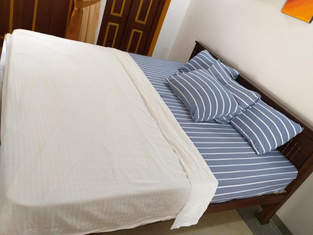 Villa Palm Breeze Polhena Bagian luar foto